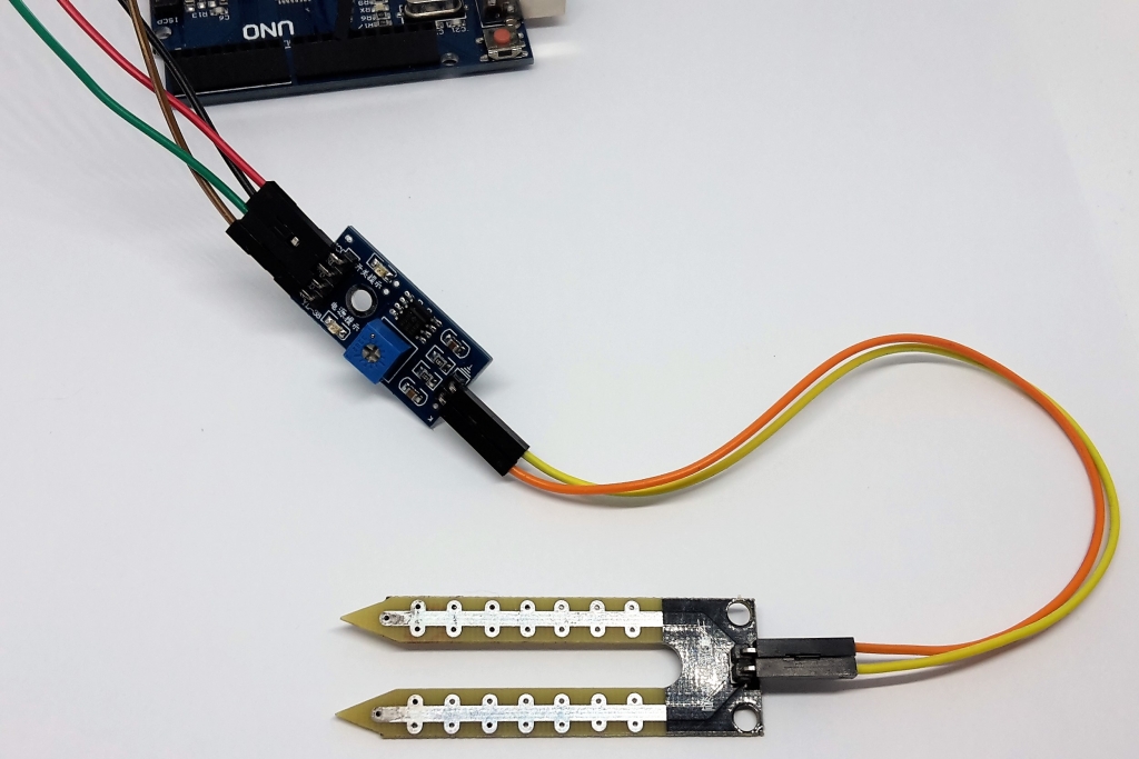 Feuchtigkeitssensor YL-38 mit Arduino Uno verbunden